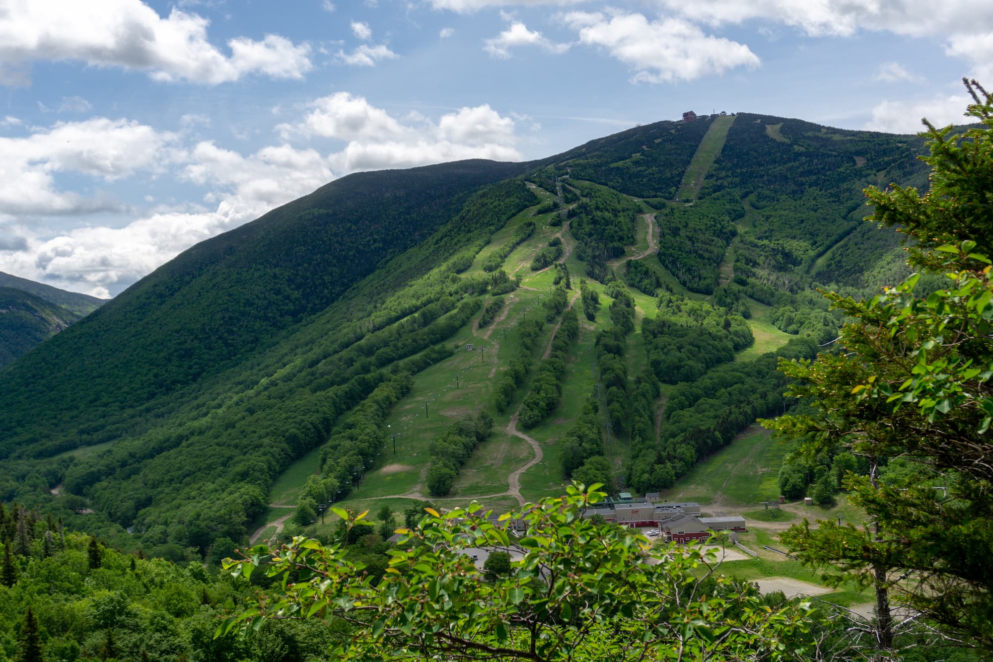 AdobeStock_210507618_Franconia Notch